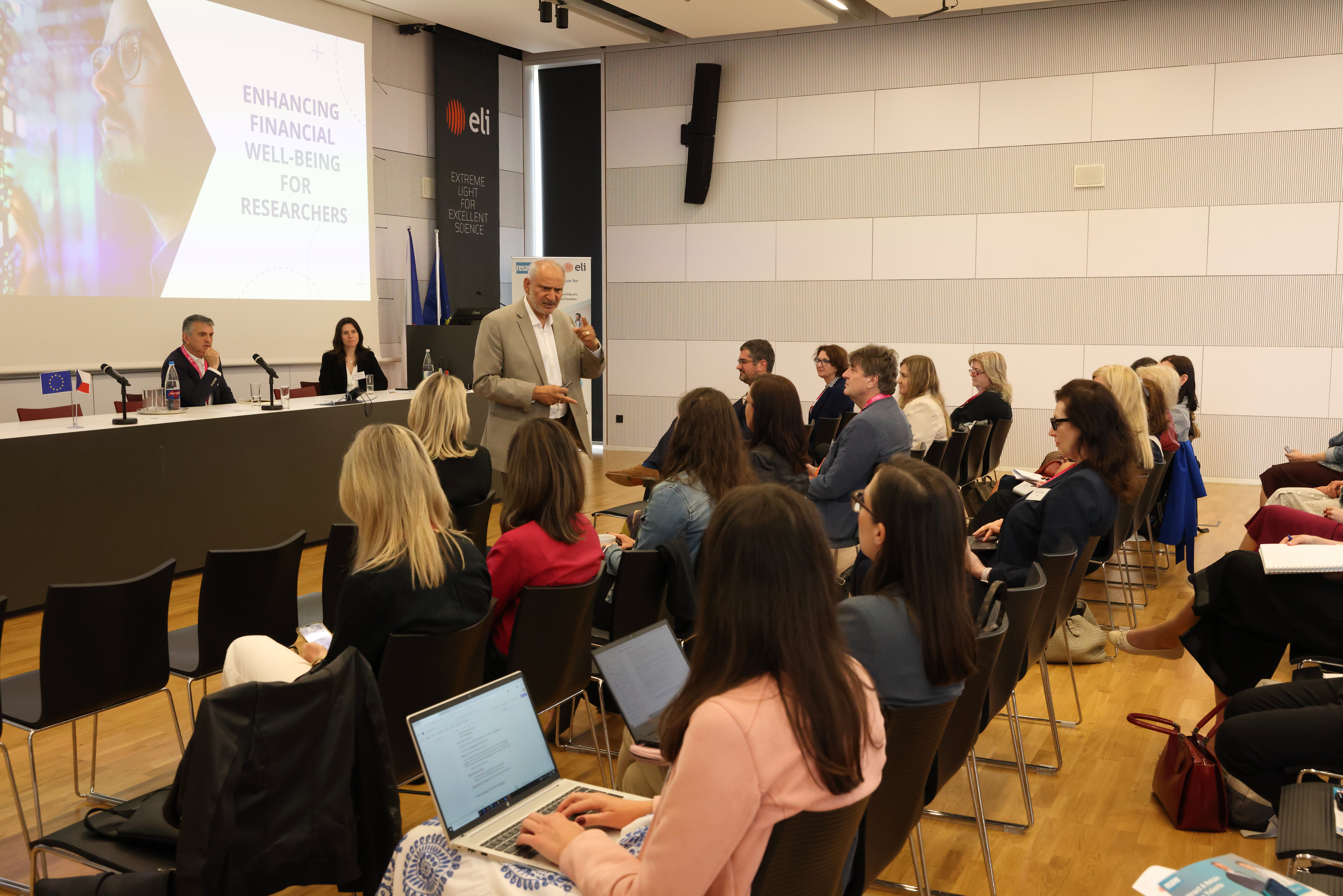 Talent Attraction and HR Management in Research